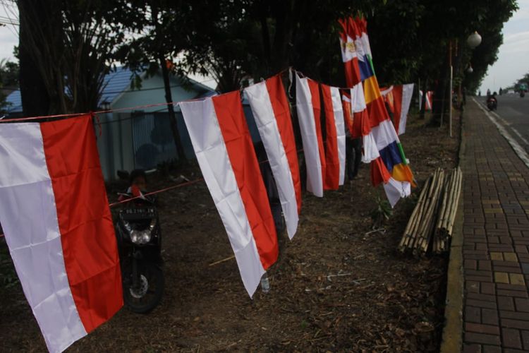 Jelang Hari Kemerdekaan, Pedagang Bendera di Palembang Mulai Menjamur