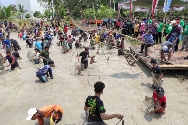 HUT ke-66 Muba, Ratusan Warga Ikuti Bekarang 2022