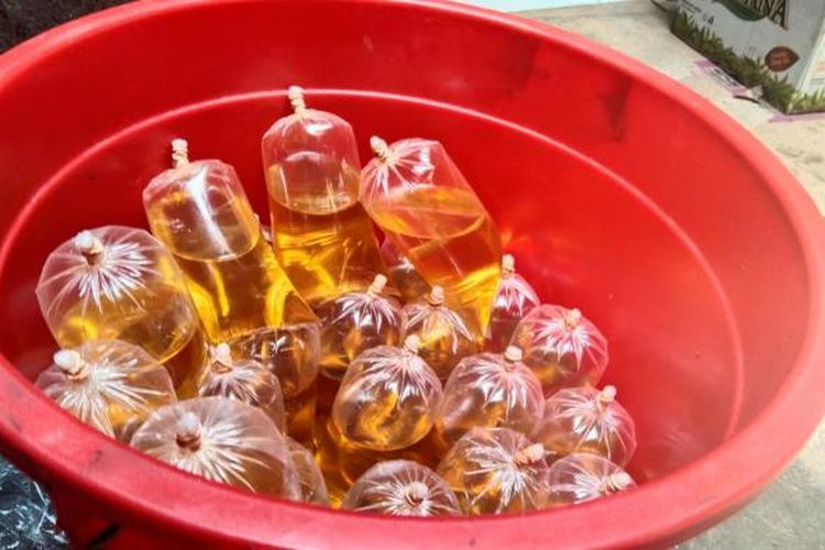 KPPU Sarankan HET Minyak Goreng Curah Diturunkan Jadi Rp12 Ribu