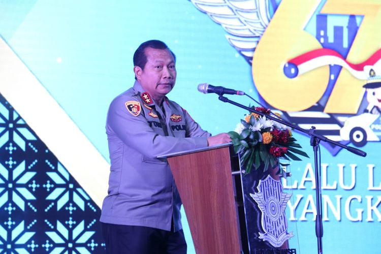 Irjen Teddy Minahasa Batal Jabat Kapolda Jatim, Diganti Irjen Toni Harmanto