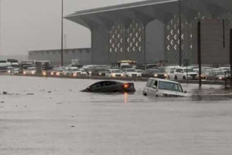 Banjir Melanda di Jeddah, Dua Orang Dilaporkan Tewas