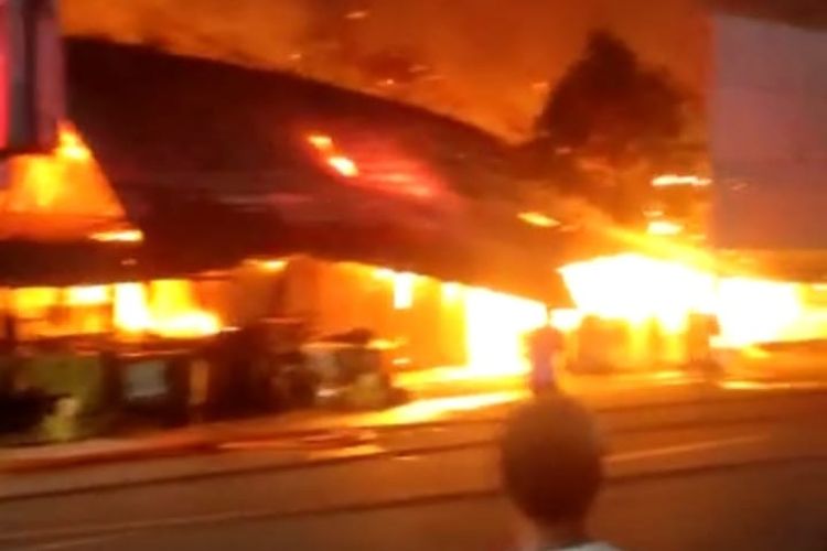 Pasar Cinde Terbakar, Ini Penyebabnya