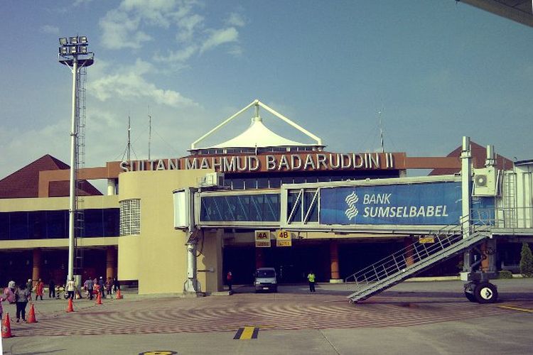 PPKM Dicabut, Penumpang Bandara SMB II Palembang Masih Wajib Vaksin Booster