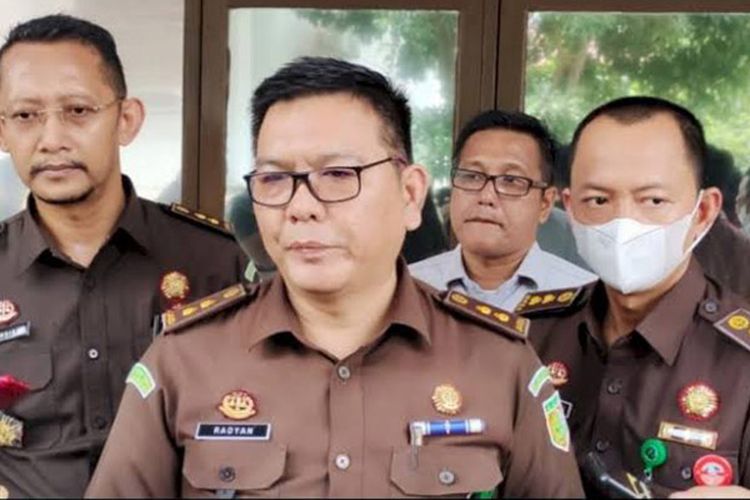 Viral Akibat Tuntutan Tujuh Bulan Dua Pelaku Rudapaksa Siswi SMA, Kajari Lahat Resmi Dicopot