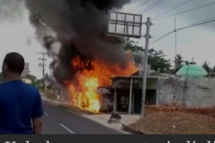 Diminta Tunggu 30 Menit untuk Mengisi Air, Toko Dekat Pos Damkar di OKU Timur Ludes Terbakar