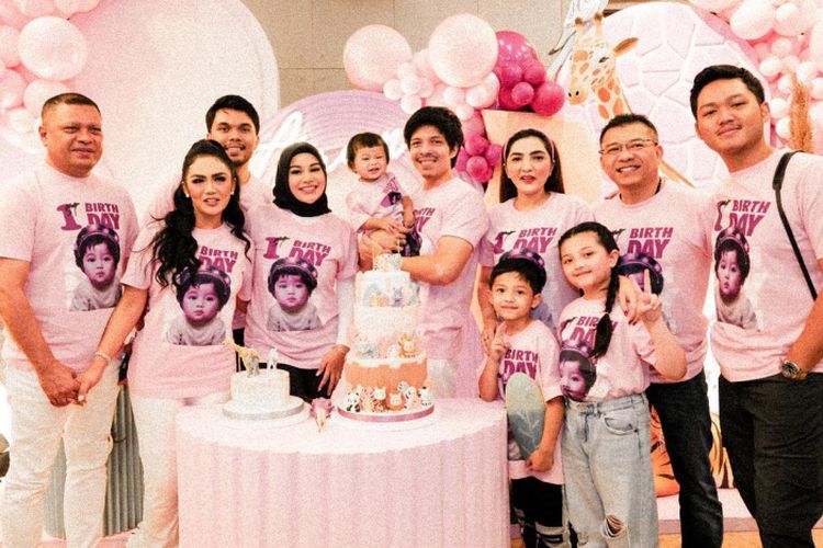 Fuji Tak Diundang Ultah Ameena, Atta : Keluarga Dekat Saja