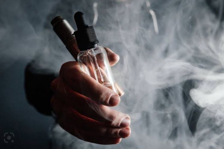 Waspada! Ini 3 Bahaya Vape bagi Paru-Paru