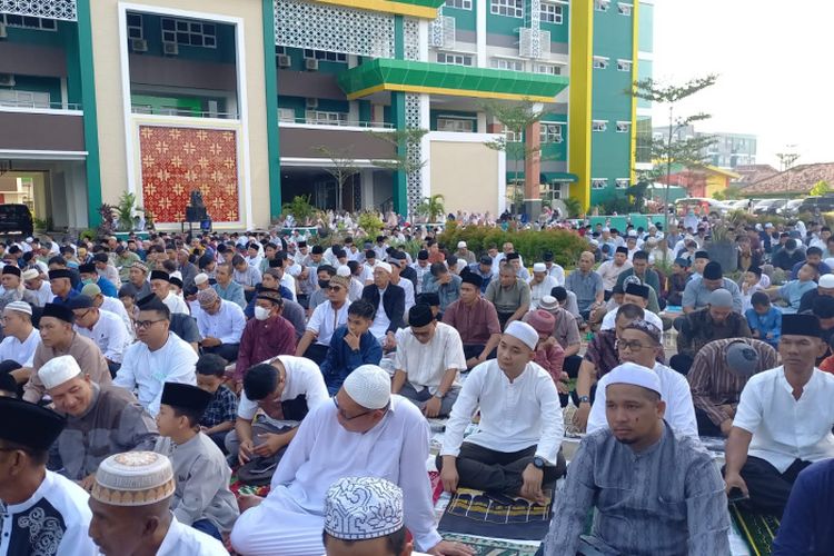 PWM Sumsel Gelar Salat Id di Kampus A UMP, Jamaahnya Bejibun