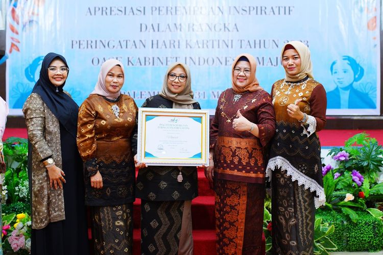 Minarsih Jadi Perempuan Inspiratif Asal Muba, Dorong GSMP Produksi Jamu Kesehatan Alami