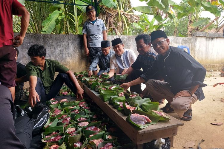 Pembagian Daging Hewan Kurban di Muba Tanpa Kantong Plastik, Begini Caranya