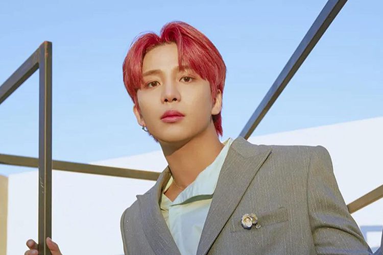 Alami Cedera di Kaki, Jongho ATEEZ Hentikan Konser Sementara
