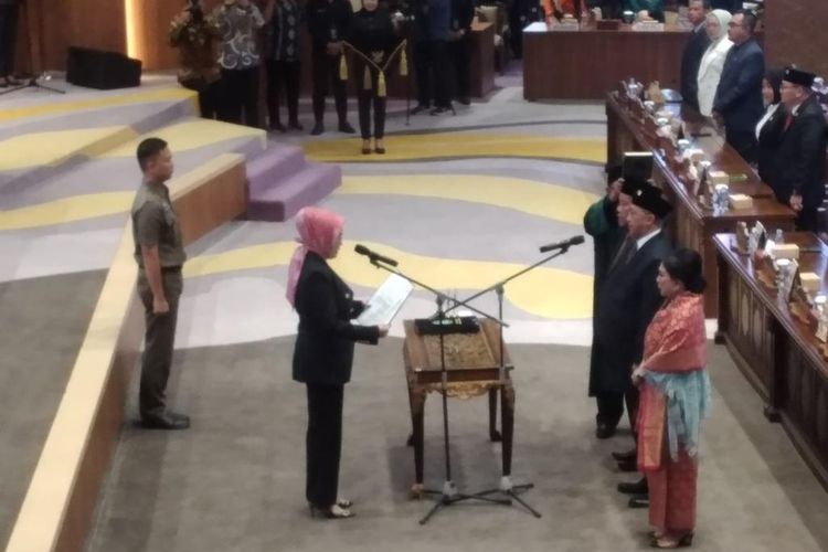 DPRD Sumsel Lantik 3 Orang PAW, Ini Daftarnya