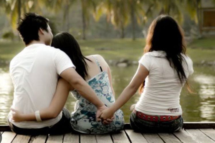 Ini 6 Tanda Pria Cinta kepada Satu Pasangan saja