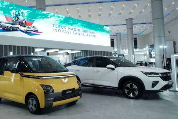 Wuling Pamer Mobil Baru di GIIAS Surabaya
