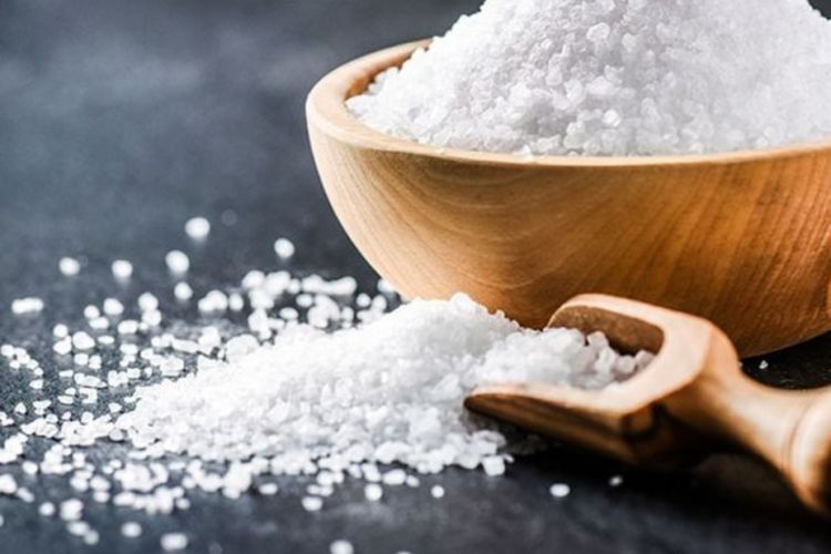 4 Tips Obat Batuk Alami, Salah Satunya Air Garam