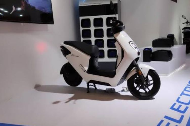 Motor Listrik Honda EM1 e Bisa Dibeli Kredit