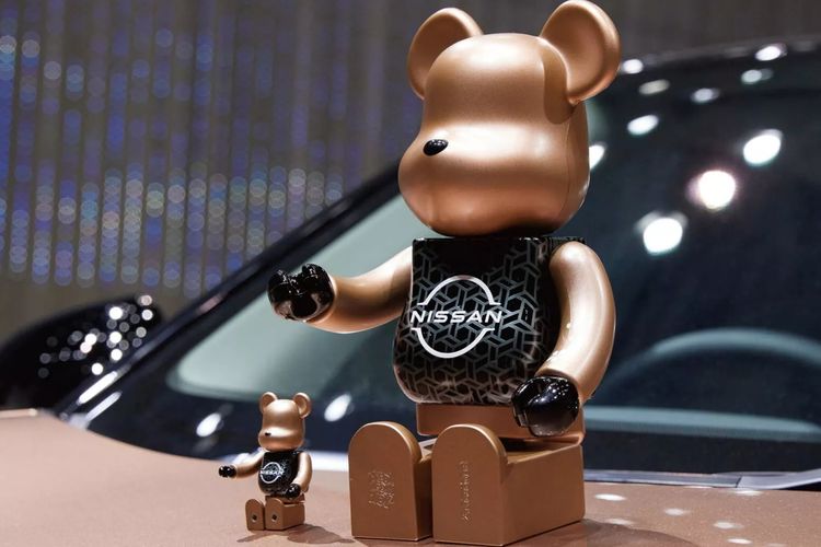 Rayakan Ultah Ke-90, Nissan Buat Patung BearBrick