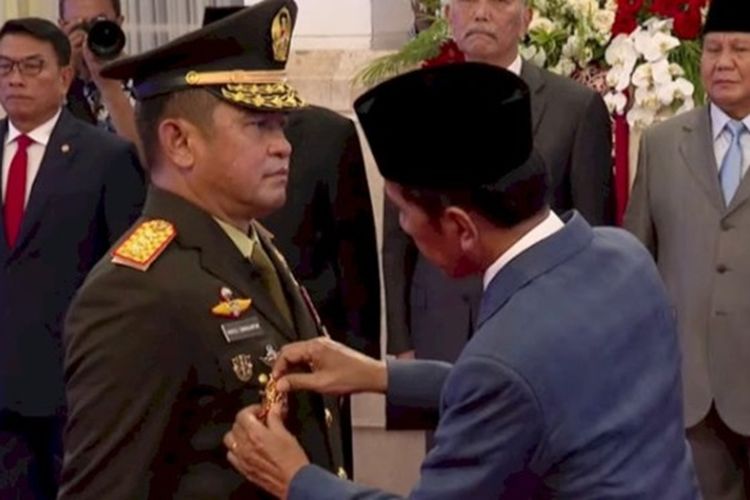 Jokowi Resmi Lantik Maruli Simanjuntak Jadi KSAD