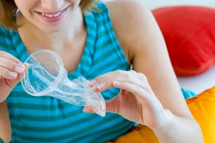 Wanita Juga Pakai Kondom, Ini 5 Fakta yang Harus Kalian Diketahui