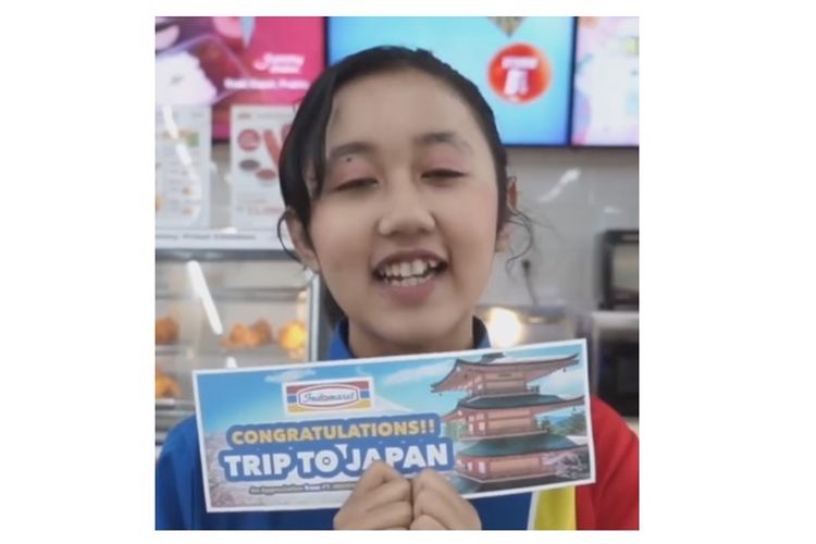 Sempat Viral Berbahasa Jepang, Kasir Ini Dapat Tiket ‘Trip To Japan’