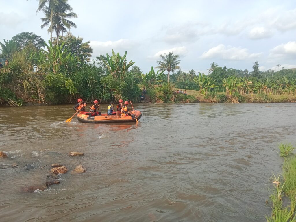 Remaja Tenggelam di Sungai Telemo Komering, Tim SAR Masih Lakukan Pencarian