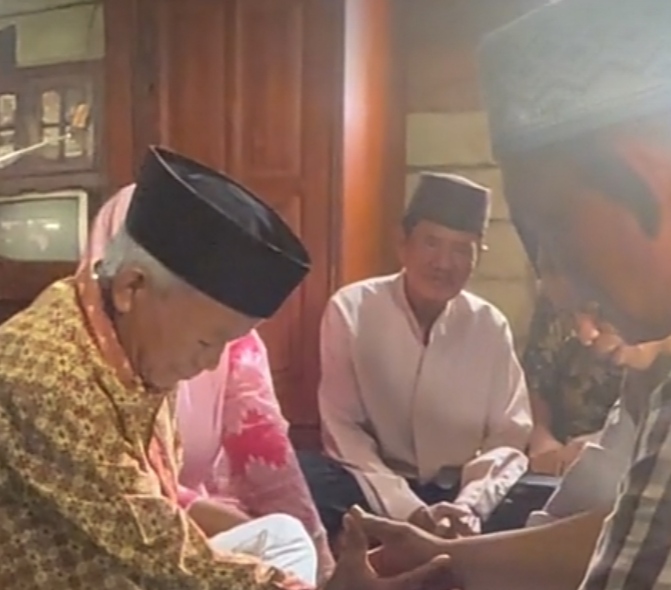 Viral, Kakek 79 Tahun Nikahi Wanita 46 Tahun sebagai Nazar Kemenangan Prabowo di Pilpres