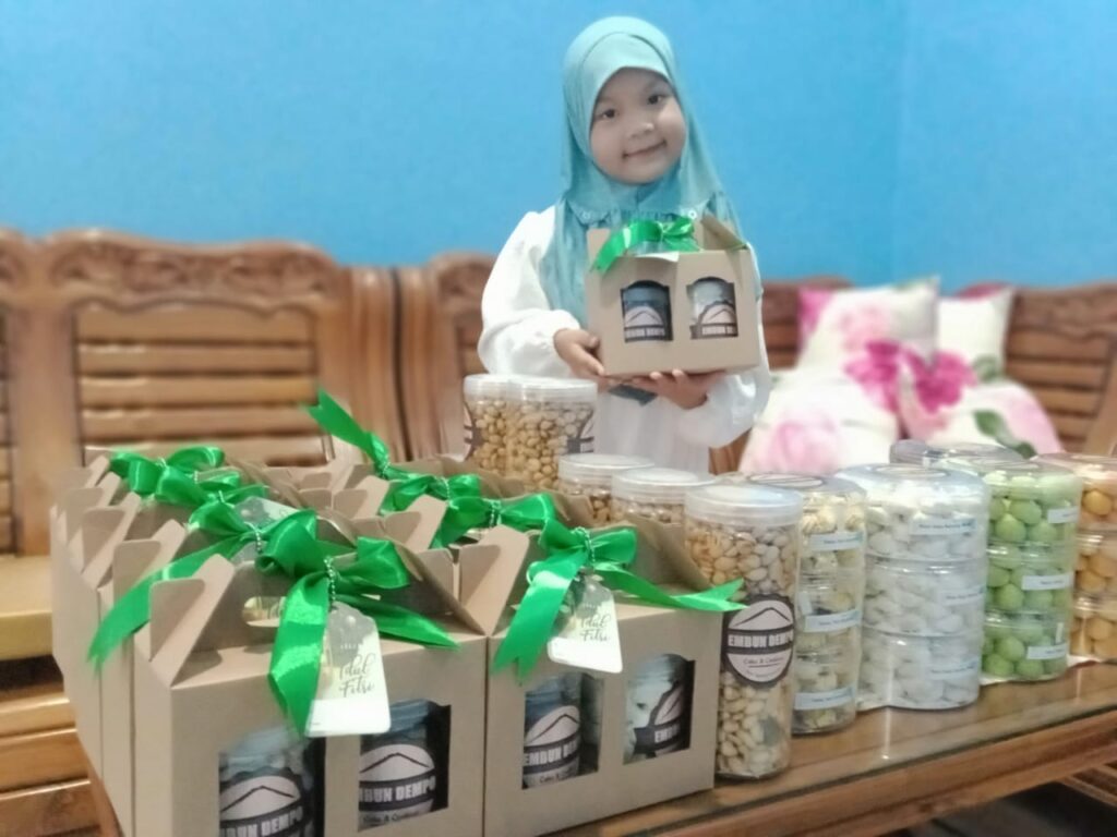 Berkah Jelang Lebaran, 650 Toples Kue Kering Dipesan ke Jawa dan Sumbagsel