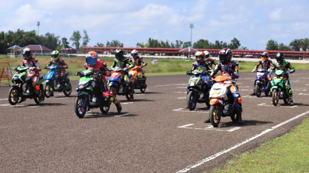 Pj Bupati Muba Resmi Luncurkan Kejurnas Nasional Motoprix Seri 1 2024 di Sekayu