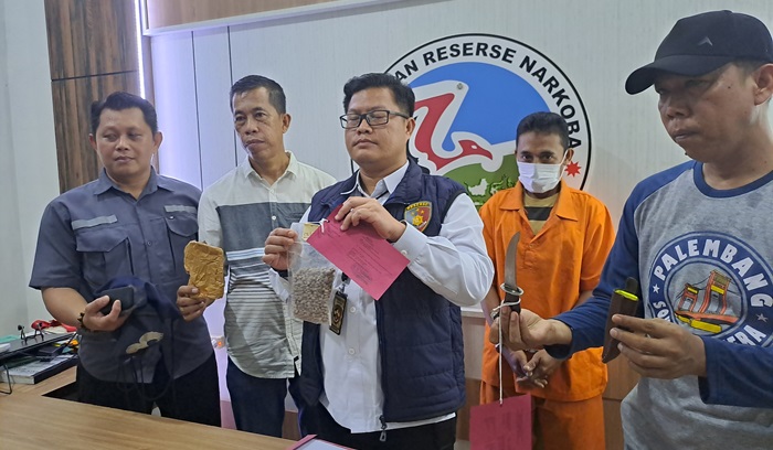 Bawa 990 Butir Ekstasi, Warga Sungai Menang Ditangkap