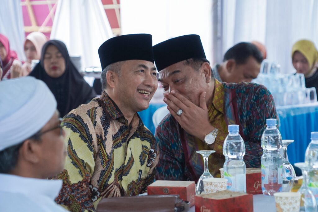 Tampil Duet Perdana, Apriyadi-Toha Hadiri Ngunduh Mantu Ketua Pujakesuma Muba