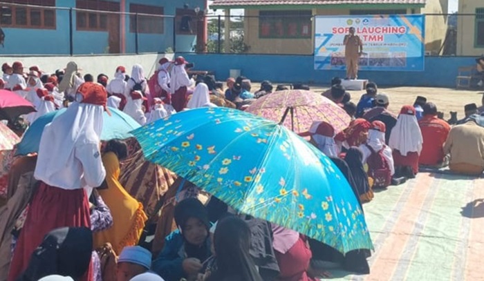 Kolaborasi Universitas Muhammadiyah Palembang dan Alumni Berhasil Aliri Listrik di Rantau Dedap