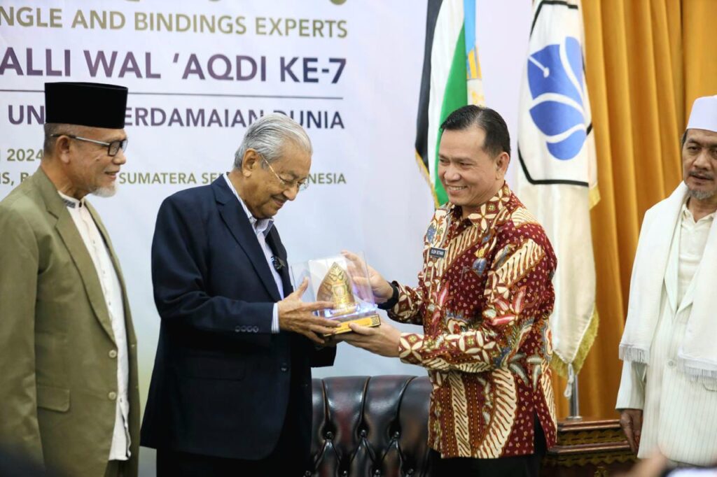 Pj Gubernur Elen Setiadi Dampingi Eks PM Malaysia Mahathir Mohamad dalam Kunjungan ke Sumsel