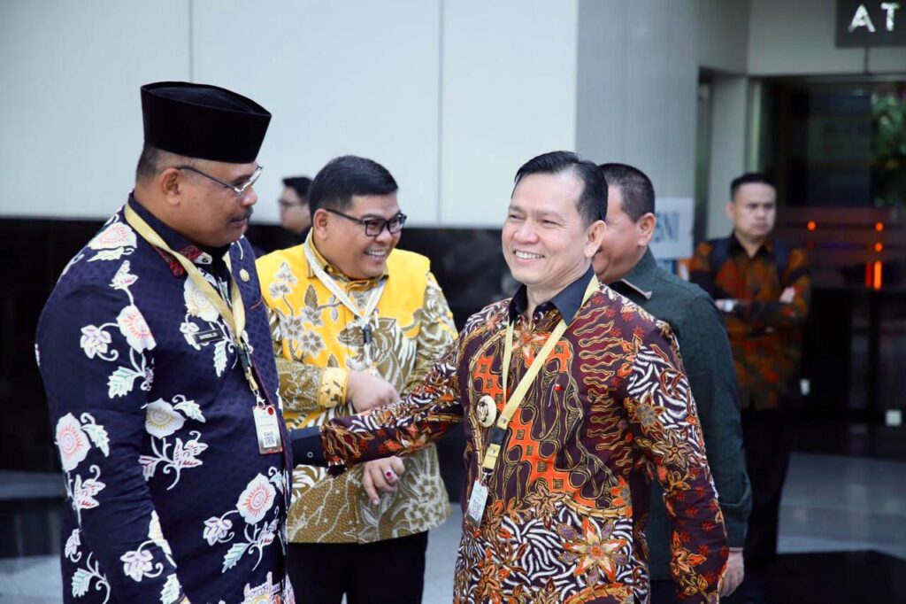 Pj Gubernur Elen Setiadi Simak Pengarahan Presiden Jokowi Pada Kegiatan Penyampaian LHP LKPP dan IHPS II TA 2023