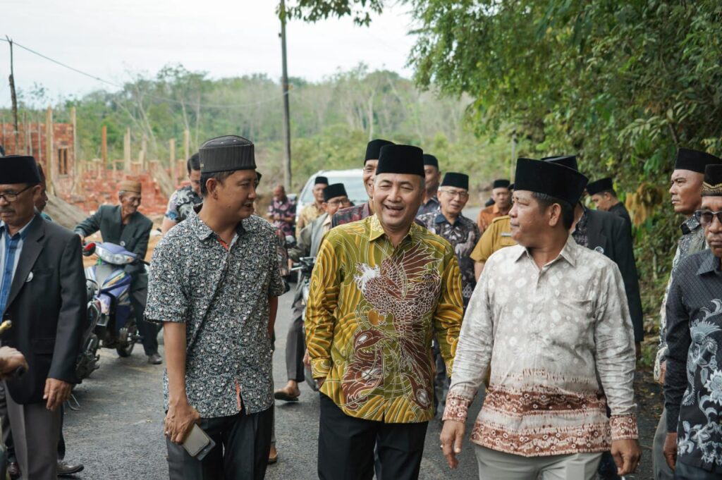 Tomas di Desa Teluk Kijing Ingatkan Apriyadi Hati-hati Pilih Calon Wakil Bupati