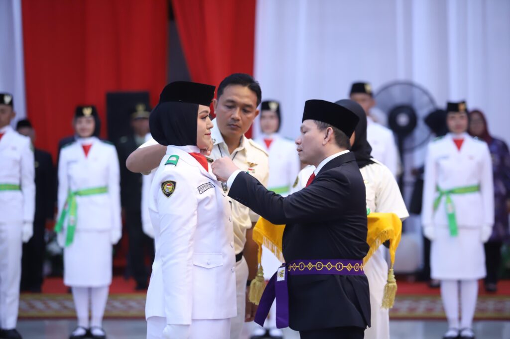 Pj Gubernur Resmi Kukuhkan 50 Anggota Paskibraka Sumsel Tahun 2024