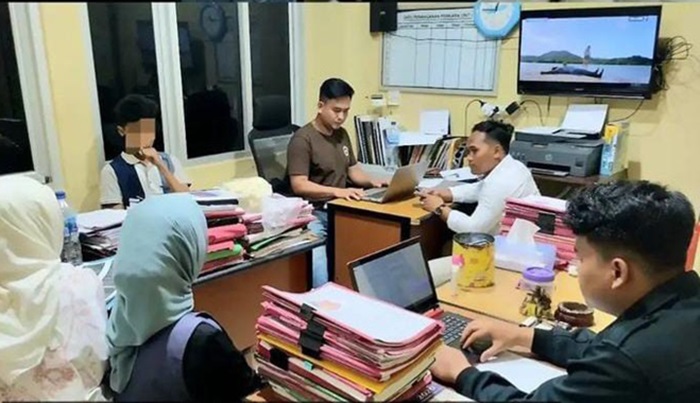 Diduga Lakukan Asusila ke Mahasiswa Baru, Oknum Pegawai BAAK UIN RF Palembang Digerebek Warga
