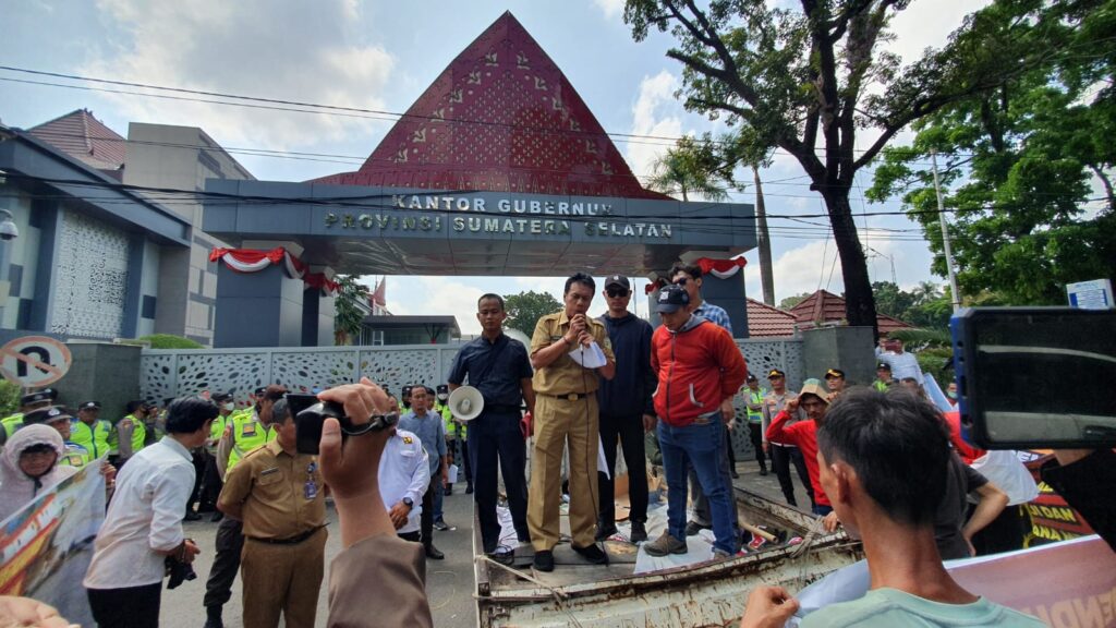Aliansi Pengguna Sungai Lalan Desak Pemprov Sumsel Segera Bangun Kembali Jembatan Lalan P.6