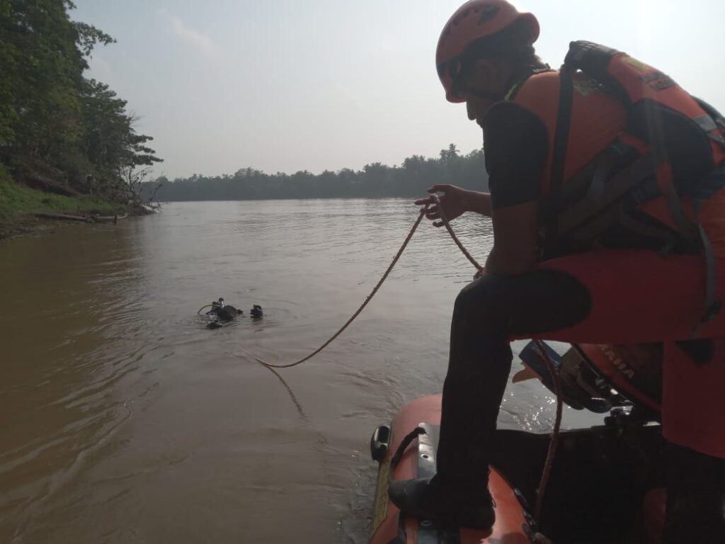 Balita 3 Tahun Tenggelam di Sungai Musi, Pencarian Terus Dilakukan