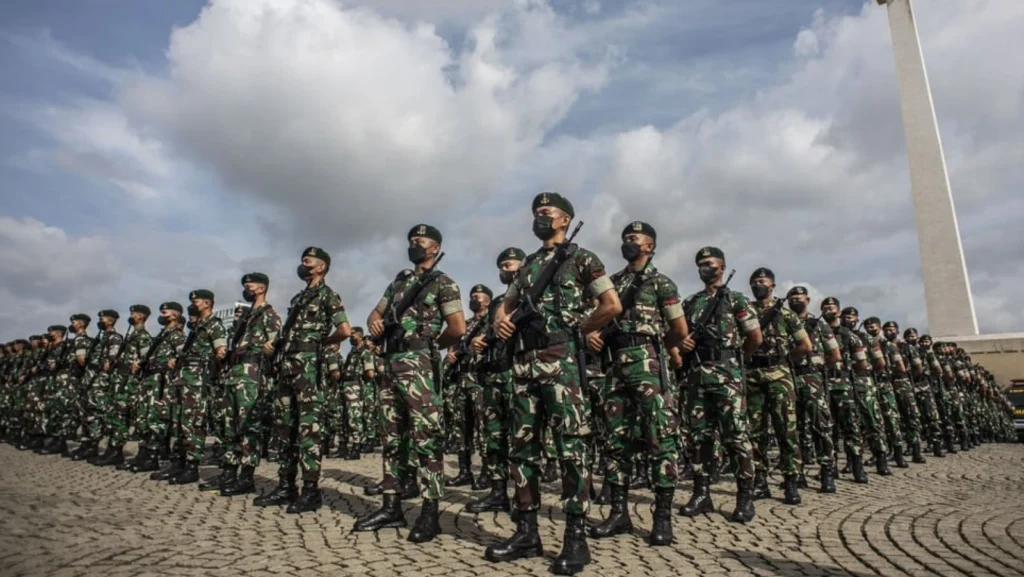 Tak Terima Direkam Saat Bongkar Pagar, Dua Oknum TNI AD Diduga Aniaya Warga