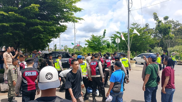 Diduga Tak Berizin, Aksi Demo di Muratara Dibubarkan Polisi