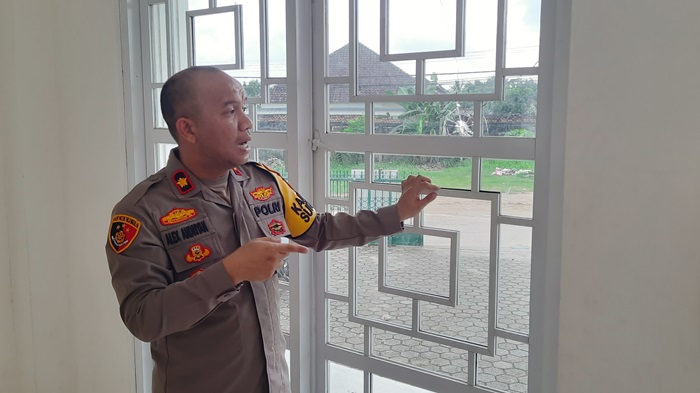 Diduga Teror, Ternyata Ini Penyebab Kaca Masjid Ash Shomad Soak Simpur Palembang Pecah