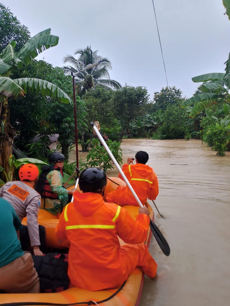Banjir Landa Lahat, Ketinggian Hingga 1 Meter
