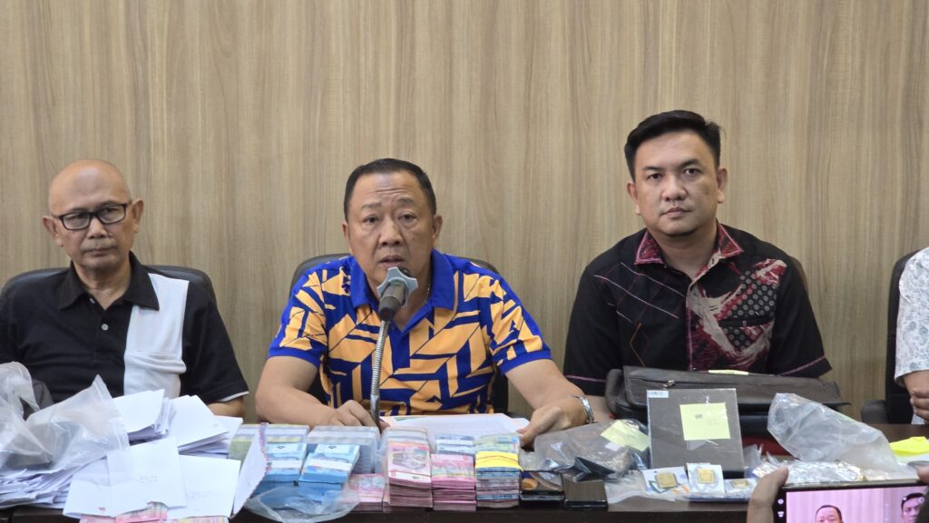 OTT Disnaker Sumsel: 117 Amplop Uang Ditemukan di Rumah Kadis