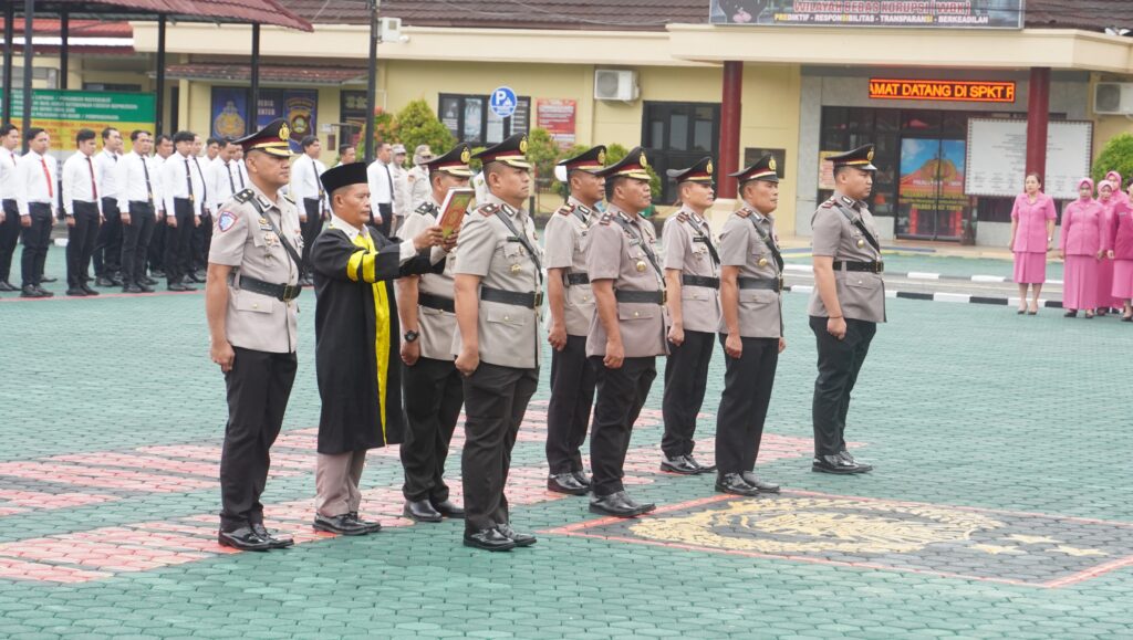 Empat Pejabat Polres OKU Timur Berganti Posisi
