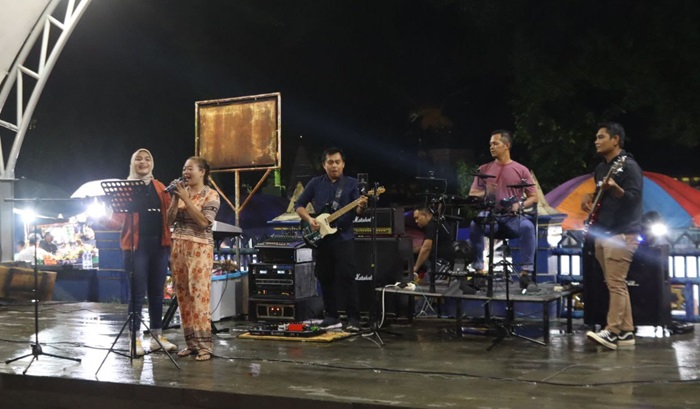 Ramaikan Wisata Alun-alun Merdeka, Komunitas Seni di Lubuklinggau Tampilkan Bakat dengan Live Musik