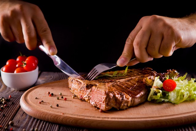 Tips Memasak Steak Sempurna Ala Gordon Ramsay