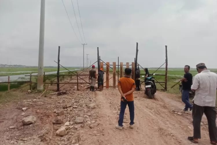 Sengketa Lahan, Warga OKI Tutup Akses Jalan ke Kebun PT Kelantan Sakti