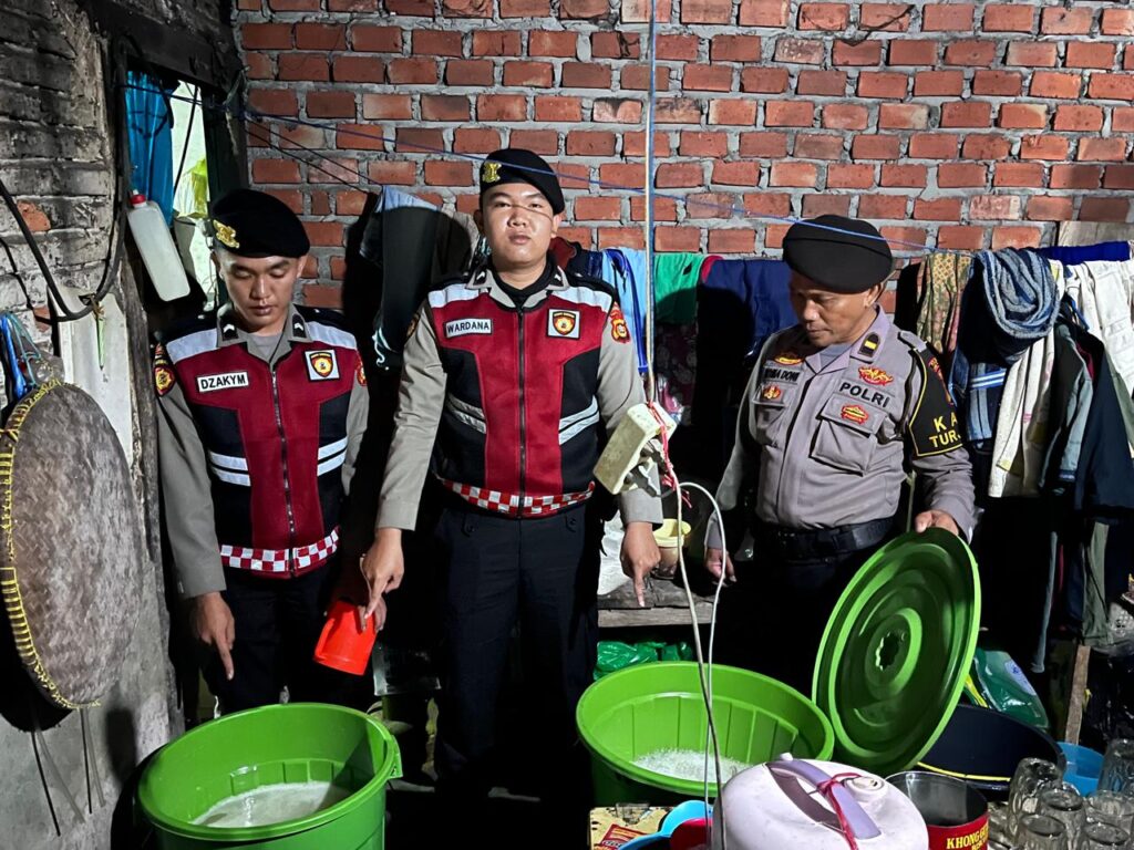 Polres Musi Rawas Gerebek Warung Penjual Miras dan Tuak Jelang Puasa