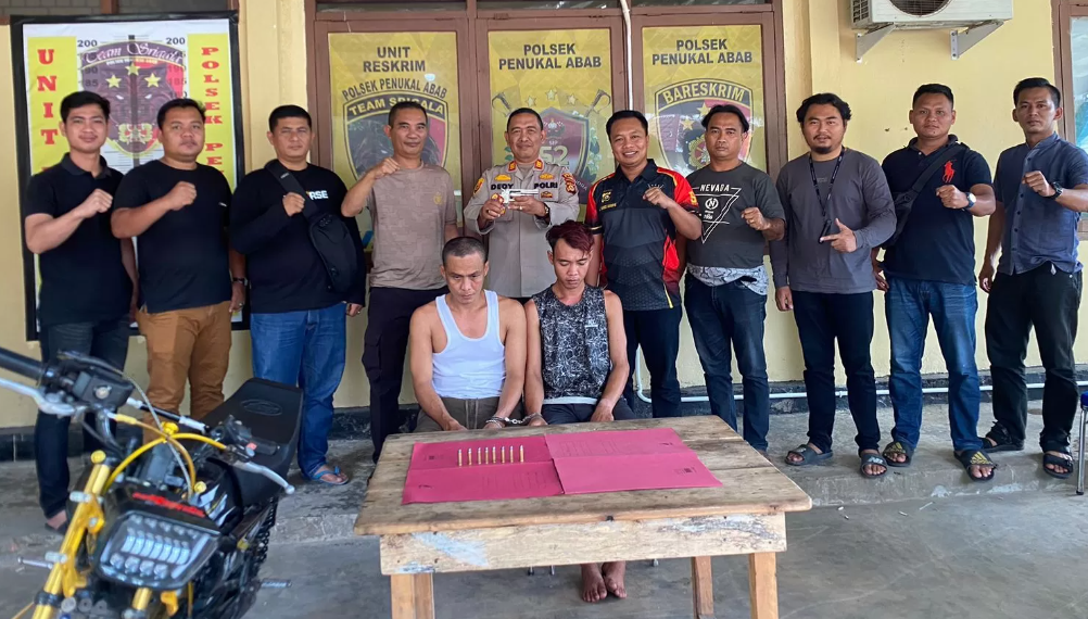 Polsek Penukal Abab Amankan Senjata Api Ilegal dalam Patroli Rutin, Dua Tersangka Diamankan