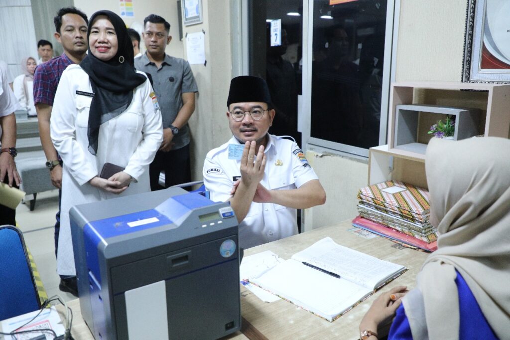 Pelayanan E-KTP Cepat, Wawako Palembang Pastikan Tidak Ada Pungli di Disdukcapil